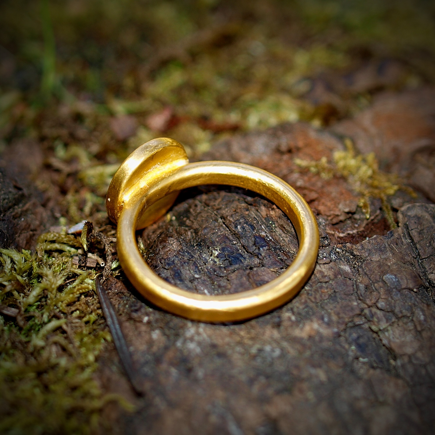 Wide Disc Ring - Round Circle on Narrow Thick Band - Pure 24k
