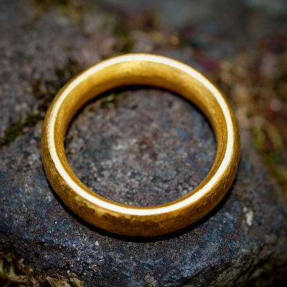 Classic Comfort Fit Gold Band - 24k Pure Gold - Hammered Finish