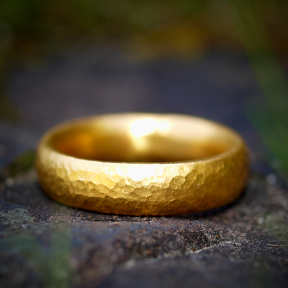 Classic Comfort Fit Gold Band - 24k Pure Gold - Hammered Finish